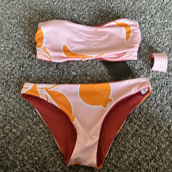 Juan de Dios NWT by Moye Guava Low-Rise reversible Bikini Top and Bottom set M - Picture 9 of 16